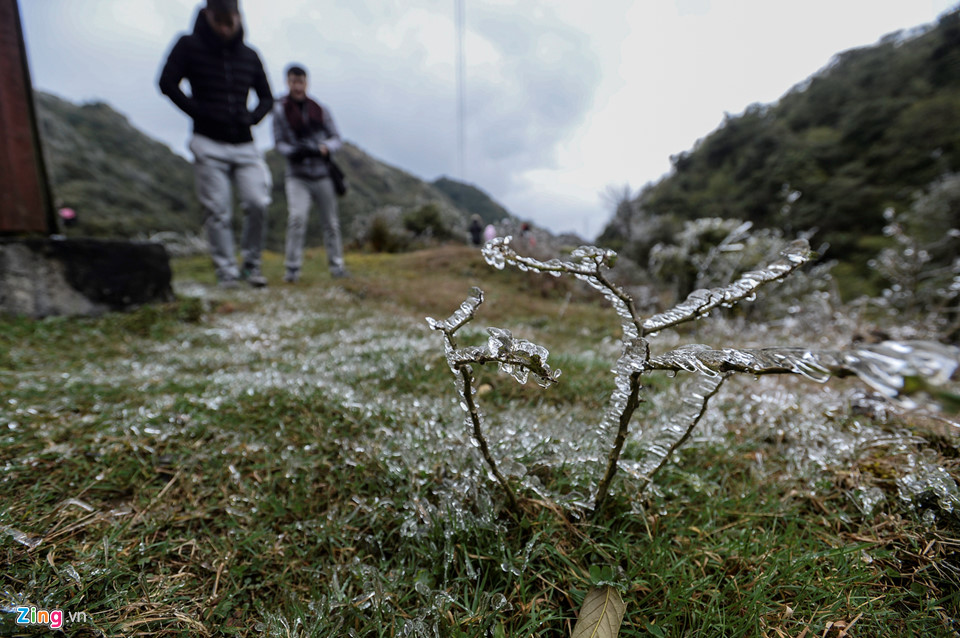 Cận cảnh băng giá kỳ thú ở Sa Pa